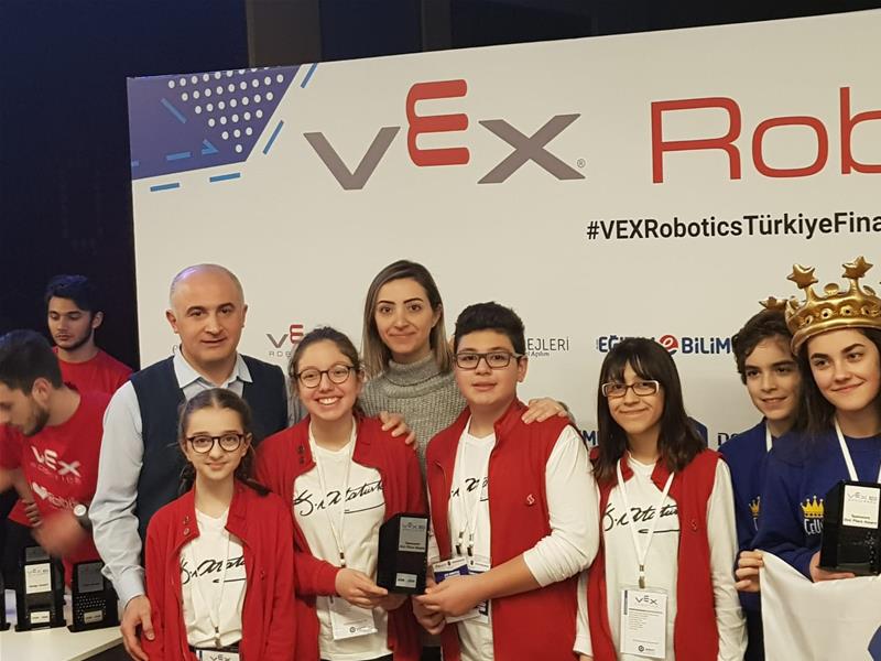 SANKO Okulları İstanbul Nişantaşı Üniversitesi Neotech Kampüsünde düzenlenen “VEX IQ Next Level Türkiye Resmi Turnuvası”ndan Dostluk Mücadelesi T&u..