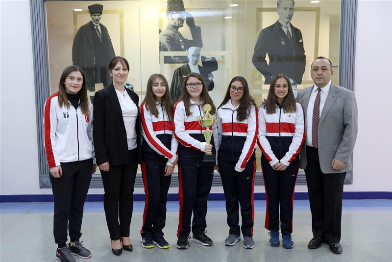 Gaziantep Okul Sporları Gençlik Hizmetleri ve Spor İl Müdürlüğü tarafından düzenlenen “Yıldız Kızlar Tenis İl Şampiyonası”nda SANKO Okulları Yıldı..