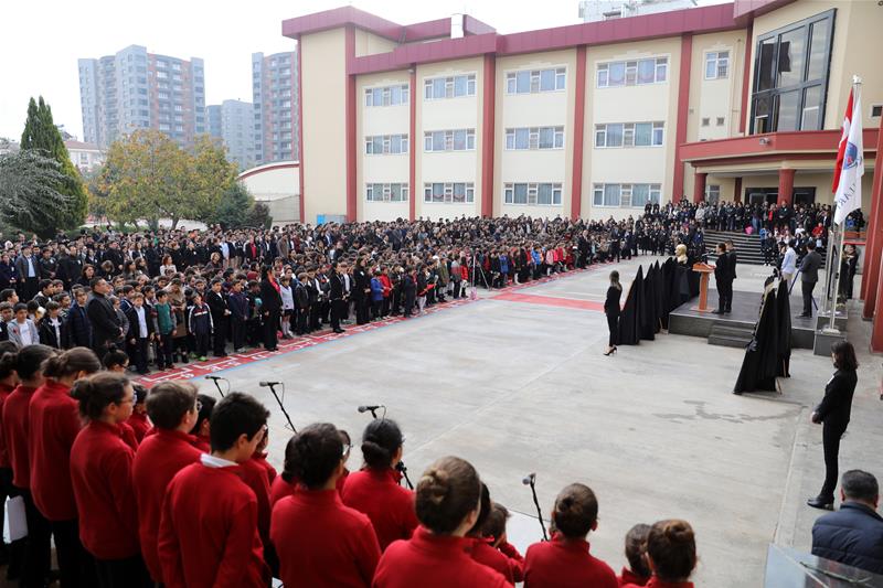 SANKO Okulları Genel Müdürü Fırat Mümtaz Asyalı, “10 Kasımlar gencinden yaşlısına Türk ulusu için yılın en zor günüdür. Bir yanda Mustafa..