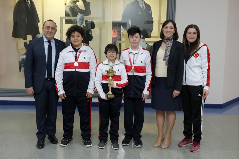 Okul Sporları, Gençlik Hizmetleri ve Spor İl Müdürlüğü tarafından düzenlenen “Yıldız Erkekler Tenis İl Şampiyonası”nda SANKO Okulları Yıldız Erkek..