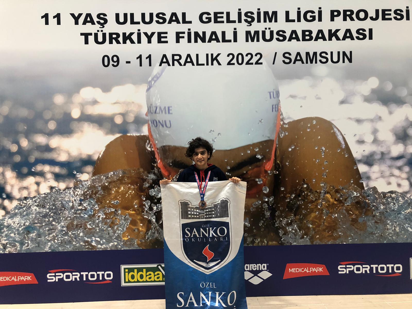 SANKO Okulları öğrencisi Tuna Karakuş, Türkiye Yüzme Federasyonu tarafından düzenlenen “11 Yaş Ulusal Gelişim Ligi Projesi Türkiye Finali”nde bronz madal..