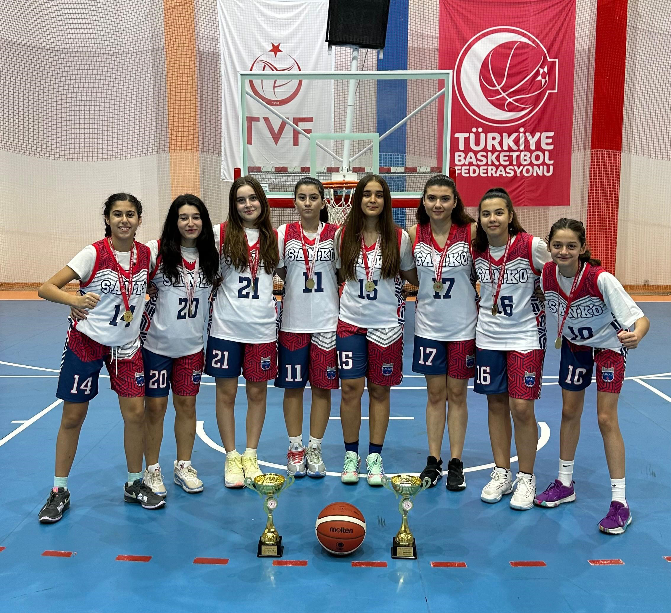 SANKO OKULLARI ÖĞRENCİLERİ BASKETBOLDA İL ŞAMPİYONU OLDU